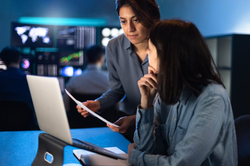 Cómo ajustar protocolos de seguridad dependiendo del sector económico